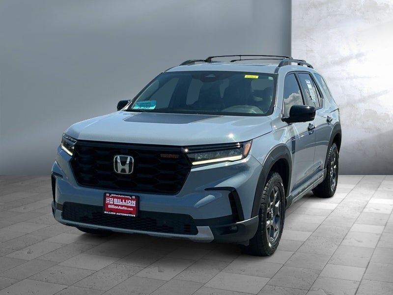 2023 Honda Pilot TrailSport in Sonic Gray Pearl — front three-quarter view