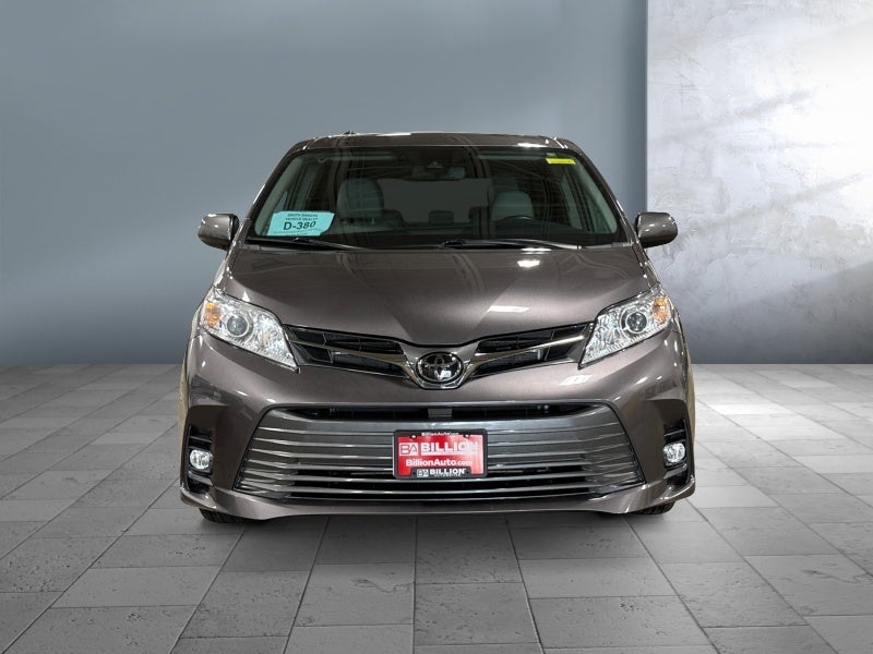 2019 Toyota Sienna — side profile view