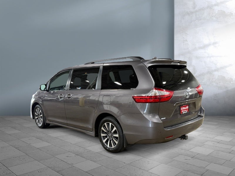 2019 Toyota Sienna — interior view