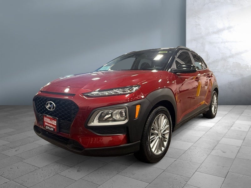 2020 Hyundai Kona SEL in Pulse Red W/Black Roof — front three-quarter view