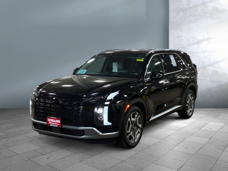 2024 Hyundai Palisade SEL in Abyss Black Pearl — front three-quarter view